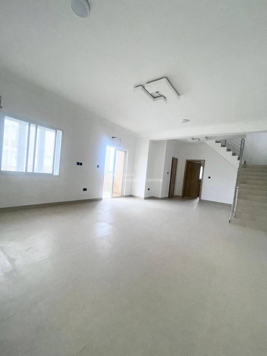 2 Bedroom Maisonette, Mobil Road, Ilaje, Ajah, Lagos, House for Rent