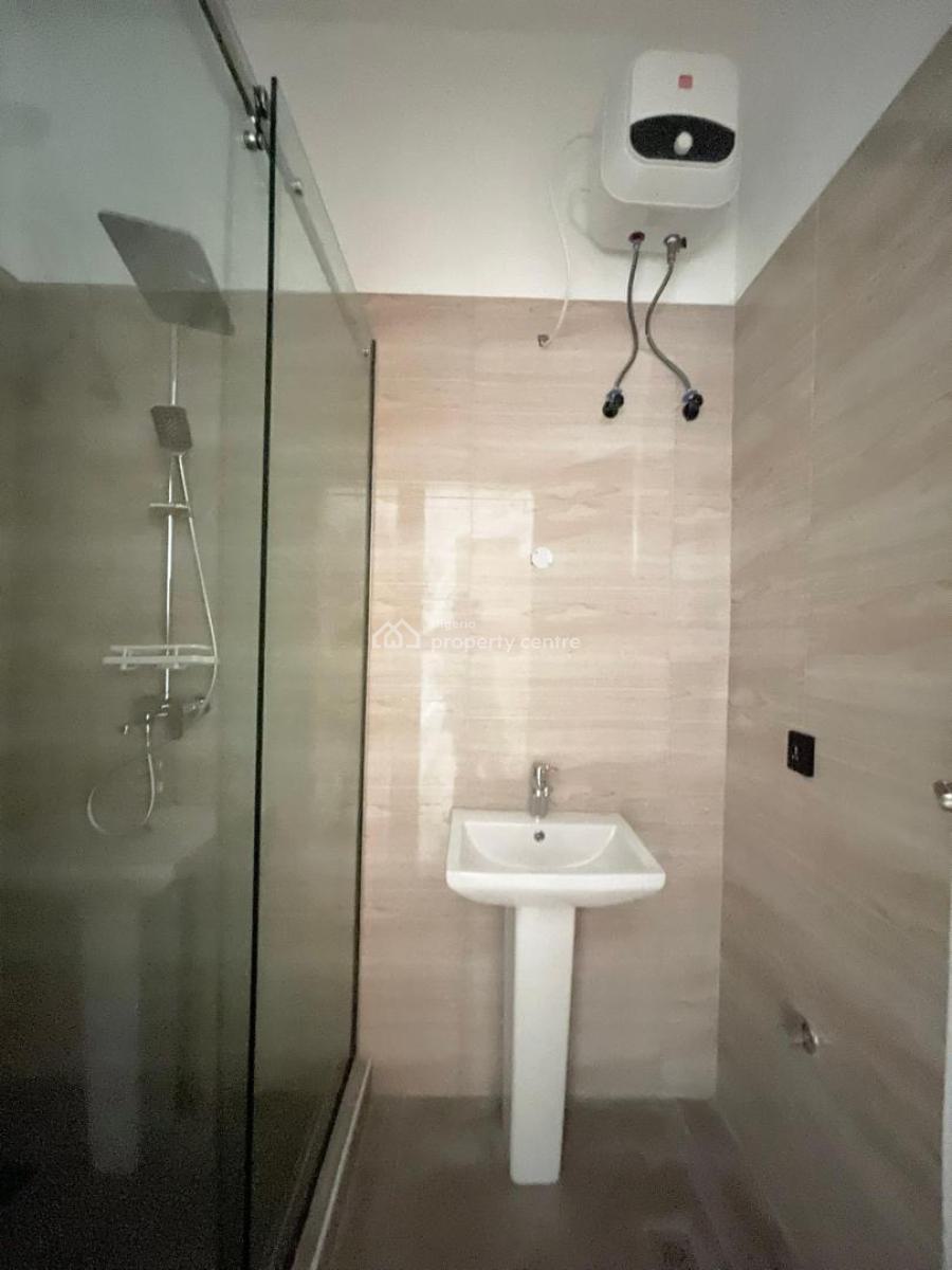 2 Bedroom Maisonette, Mobil Road, Ilaje, Ajah, Lagos, House for Rent