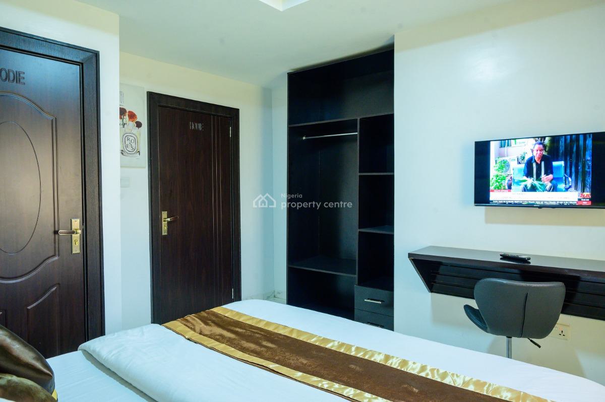 Brains & Hammers Estate -- Spacious 4-bedroom, 2 Living Rooms, Brains and Hammers City, Life Camp, Abuja, Semi-detached Duplex Short Let