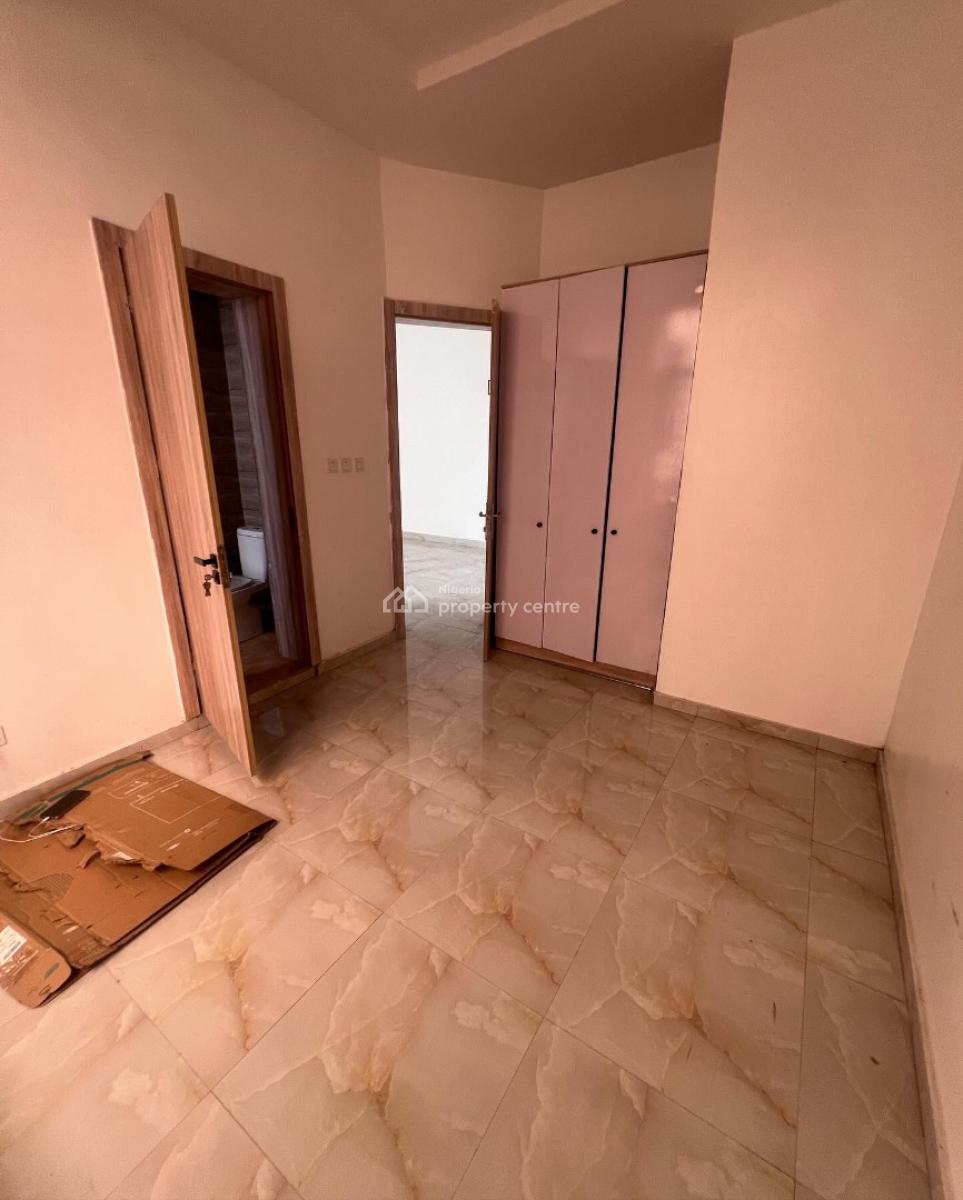 Lovely 2 Bedroom Apartment with Bq, Chevron, Lekki, Lagos, Block of Flats for Sale