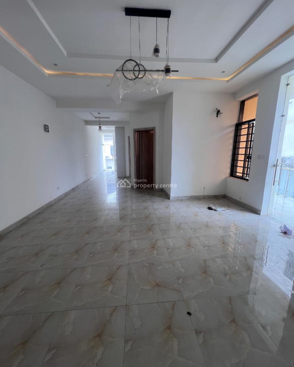 Lovely 2 Bedroom Apartment with Bq, Chevron, Lekki, Lagos, Block of Flats for Sale