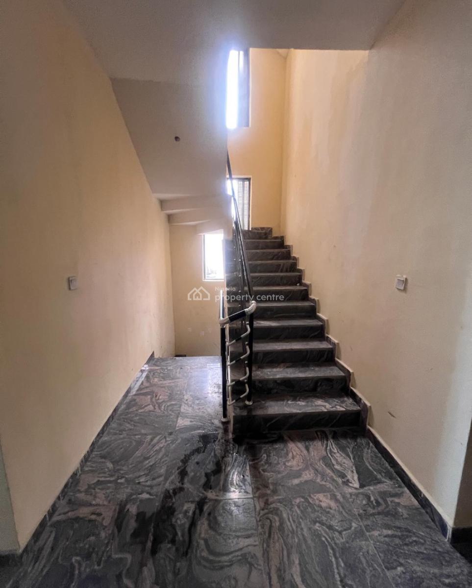 Lovely 2 Bedroom Apartment with Bq, Chevron, Lekki, Lagos, Block of Flats for Sale
