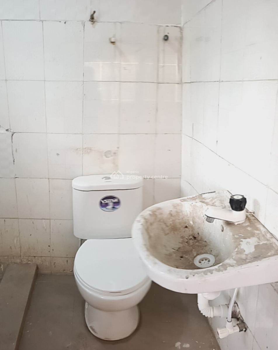 Newly Renovated 2 Bedroom Flat, Asore Bus Stop By Estanza Hotel, Akute, Ifo, Ogun, Flat / Apartment for Rent
