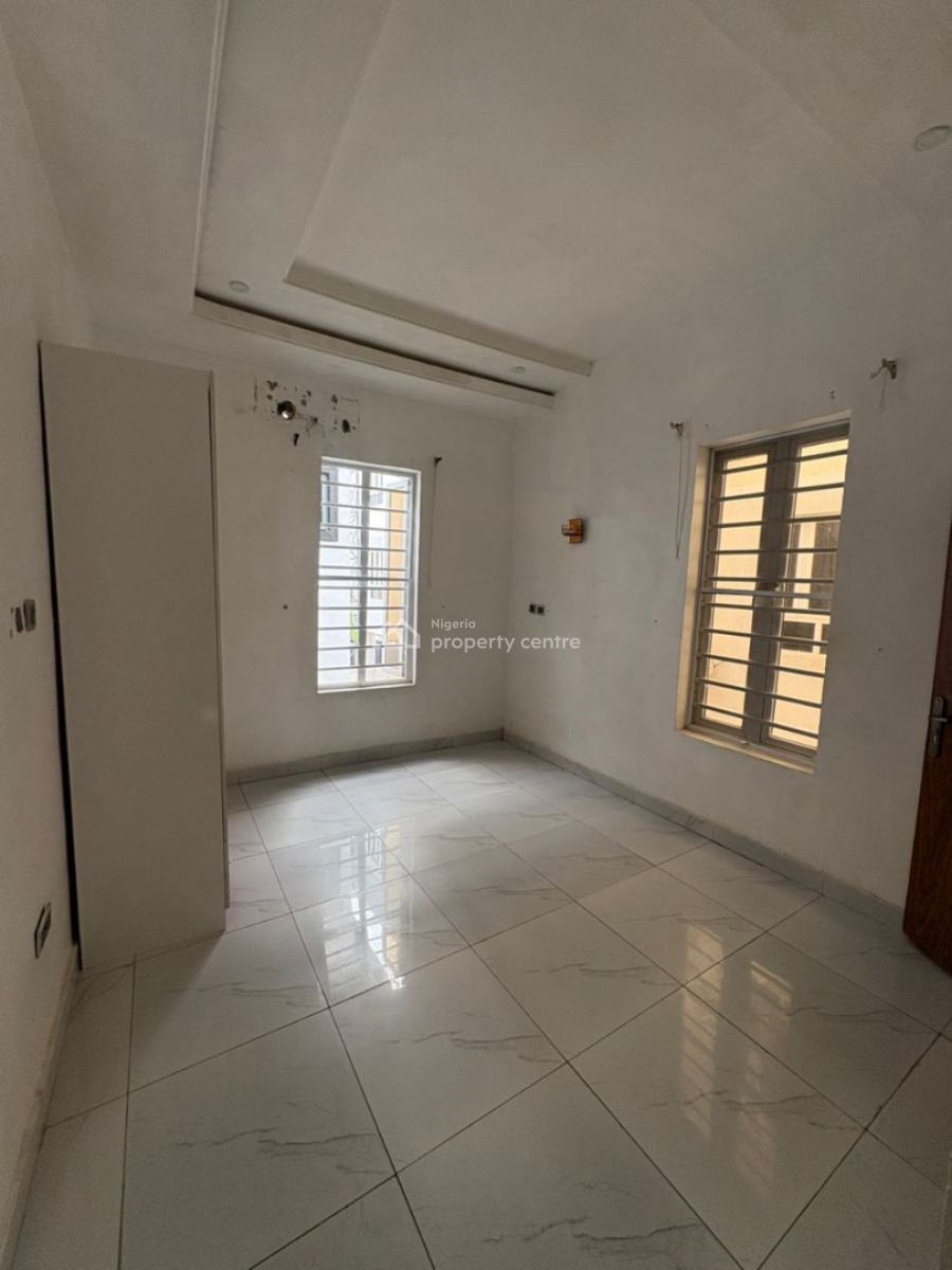 Single Room Upstairs Available in a Shared Apartment, Orchid, Lekki, Lagos, Flat / Apartment for Rent