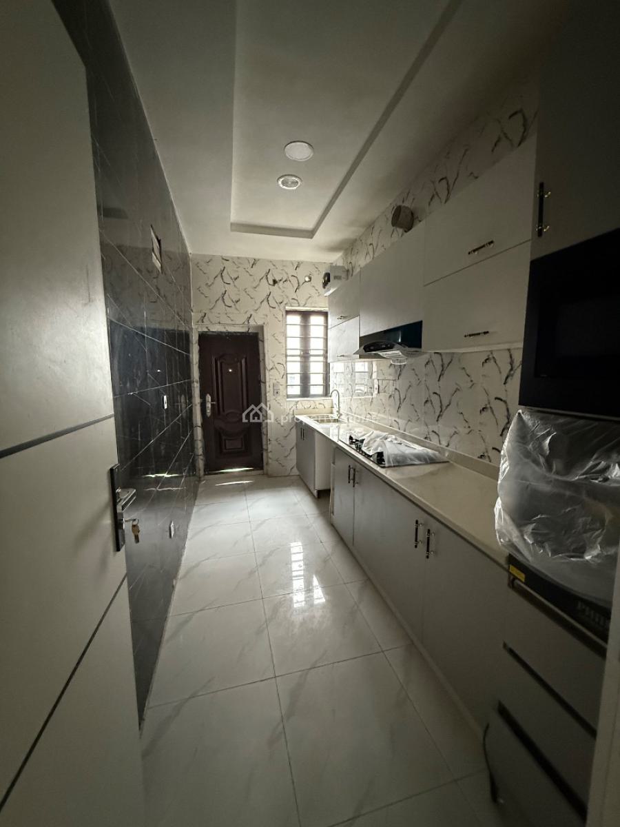3 Bedroom Terrace Duplex for Distress, Ikota Villa Estate, Ikota, Lekki, Lagos, Terraced Duplex for Sale