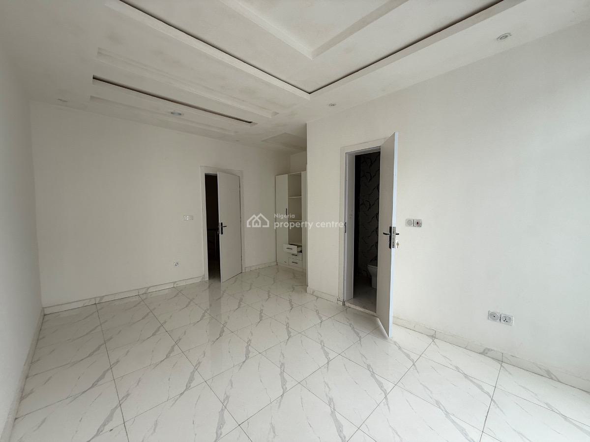 3 Bedroom Terrace Duplex for Distress, Ikota Villa Estate, Ikota, Lekki, Lagos, Terraced Duplex for Sale