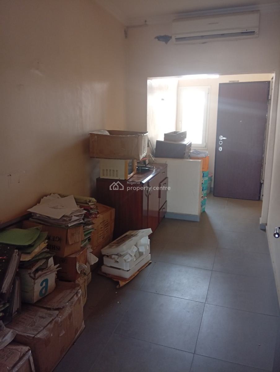 Serviced 2 Bedroom Office Flat with Elevator, Lekki Phase 1, Lekki, Lagos, Office Space for Rent