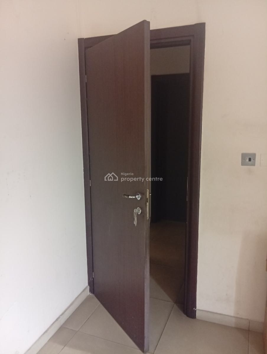 Serviced 2 Bedroom Office Flat with Elevator, Lekki Phase 1, Lekki, Lagos, Office Space for Rent