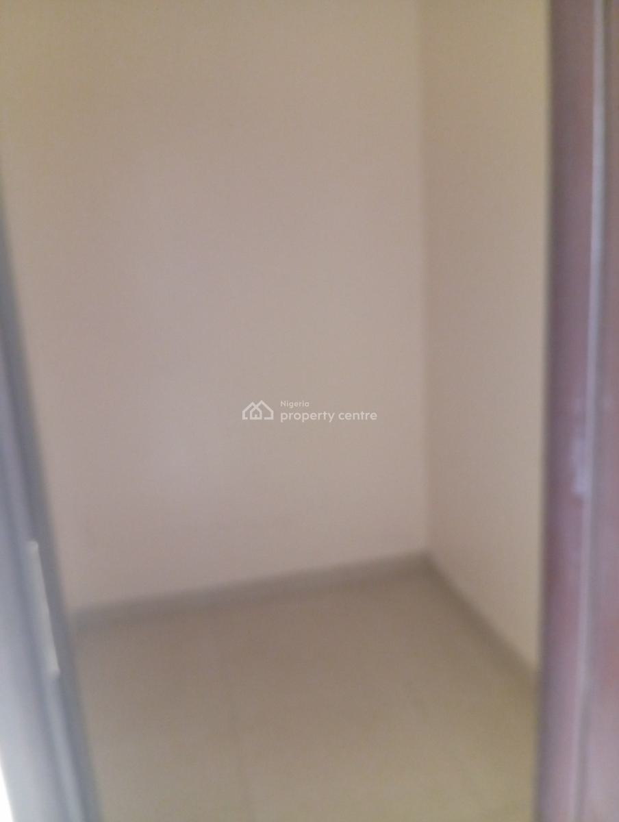 Serviced 2 Bedroom Office Flat with Elevator, Lekki Phase 1, Lekki, Lagos, Office Space for Rent
