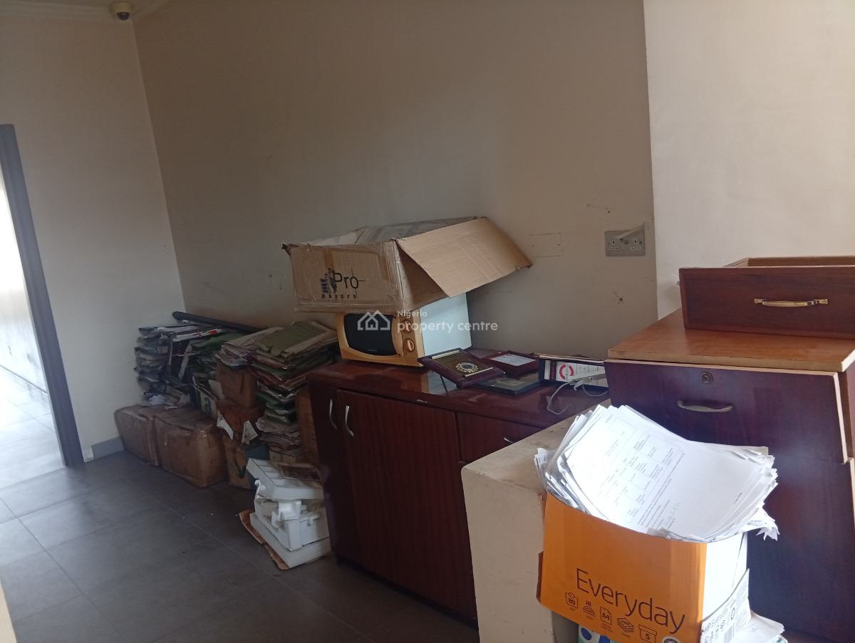 Serviced 2 Bedroom Office Flat with Elevator, Lekki Phase 1, Lekki, Lagos, Office Space for Rent