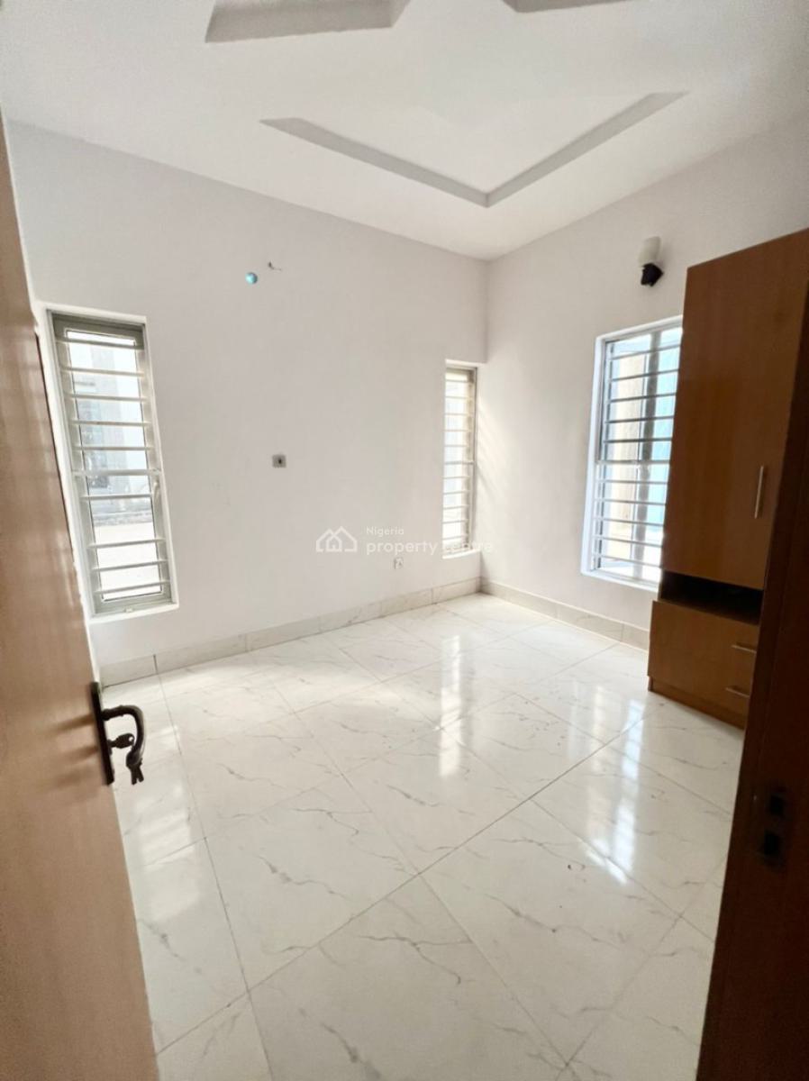 Room Upstairs in a Shared Apartment, Ikota Gra Estate, Ikota, Lekki, Lagos, Flat / Apartment for Rent