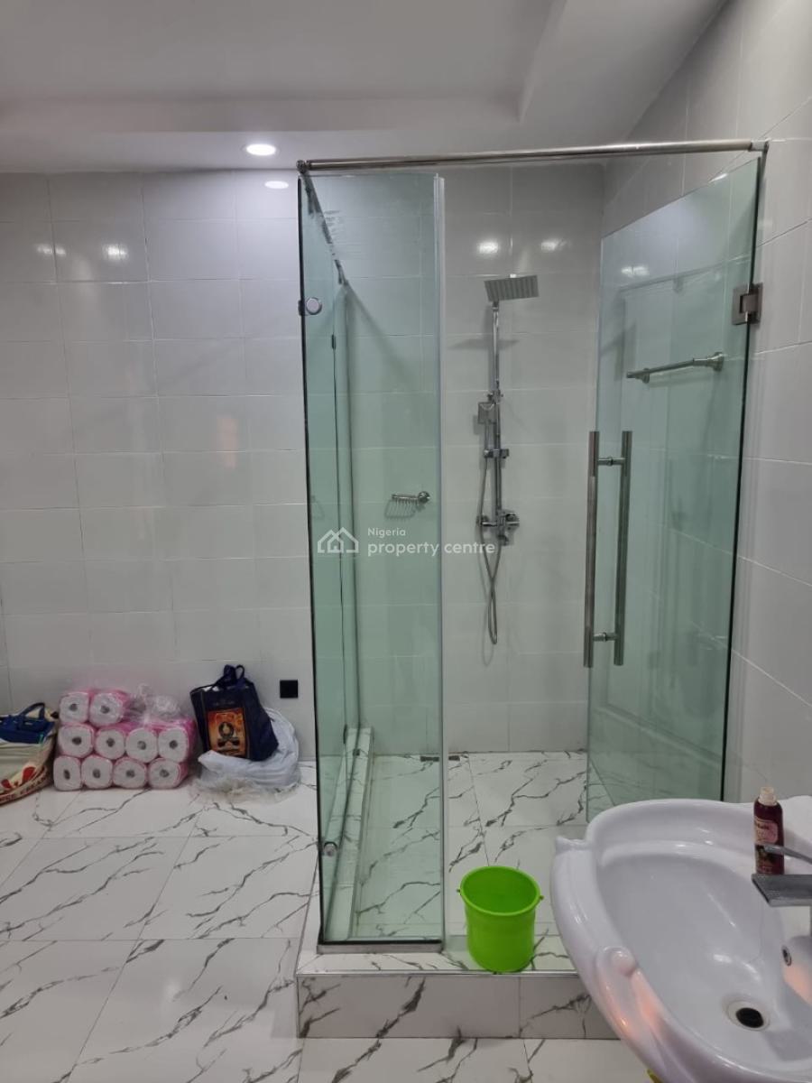 Spacious 3 Bedroom Duplex + 2 Bq, Chevron Drive, Lekki Expressway, Lekki, Lagos, House for Sale