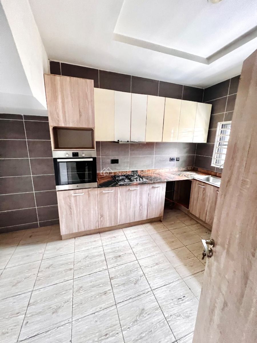 Pristine 4-bedroom Terrace with a Bq in an Estate, Lekki Phase 1, Lekki, Lagos, Terraced Duplex for Sale