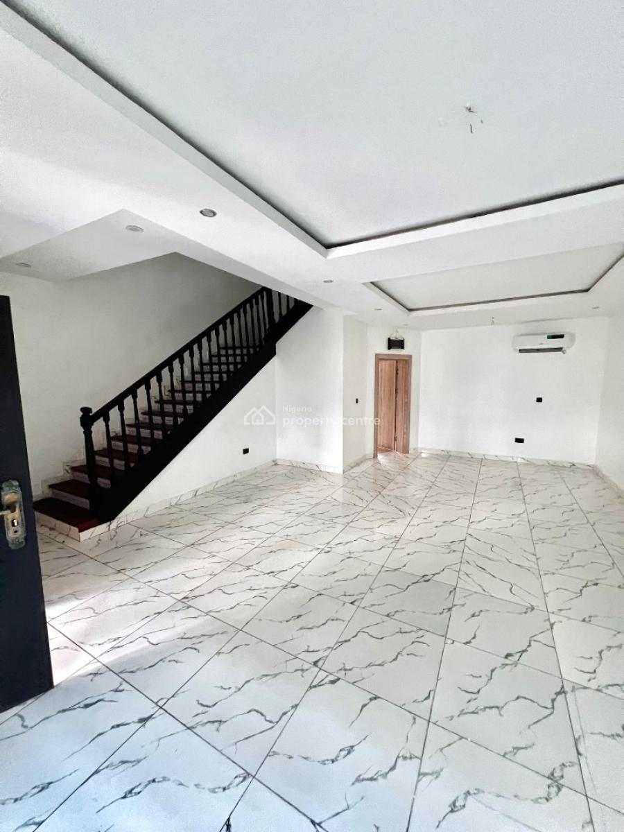 Pristine 4-bedroom Terrace with a Bq in an Estate, Lekki Phase 1, Lekki, Lagos, Terraced Duplex for Sale