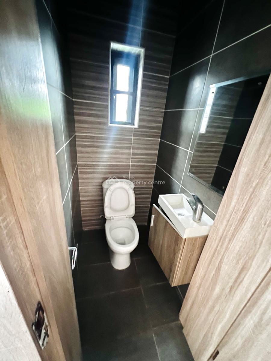 Pristine 4-bedroom Terrace with a Bq in an Estate, Lekki Phase 1, Lekki, Lagos, Terraced Duplex for Sale