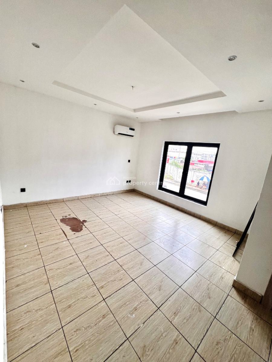 Pristine 4-bedroom Terrace with a Bq in an Estate, Lekki Phase 1, Lekki, Lagos, Terraced Duplex for Sale