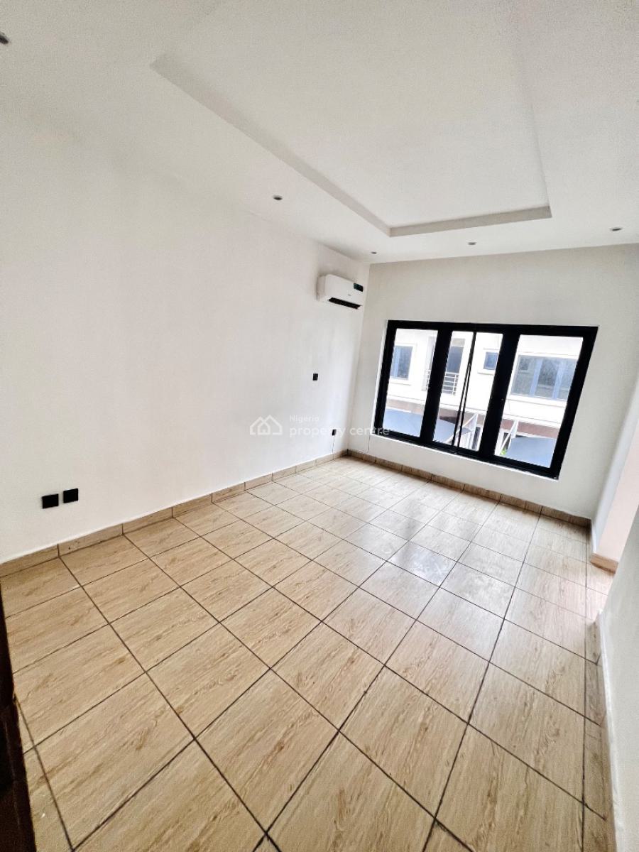 Pristine 4-bedroom Terrace with a Bq in an Estate, Lekki Phase 1, Lekki, Lagos, Terraced Duplex for Sale