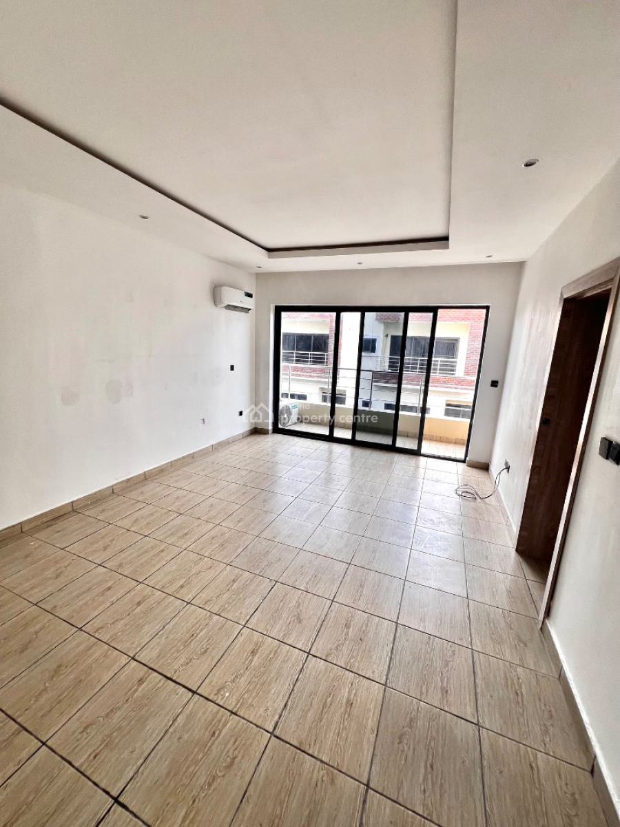 Pristine 4-bedroom Terrace with a Bq in an Estate, Lekki Phase 1, Lekki, Lagos, Terraced Duplex for Sale