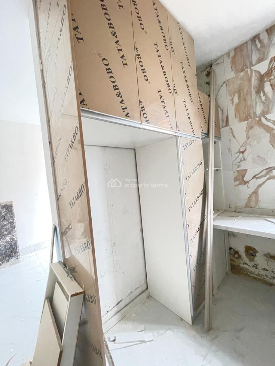 2 Bedroom Apartment Available, Lekki Phase 1, Lekki, Lagos, Flat / Apartment for Sale
