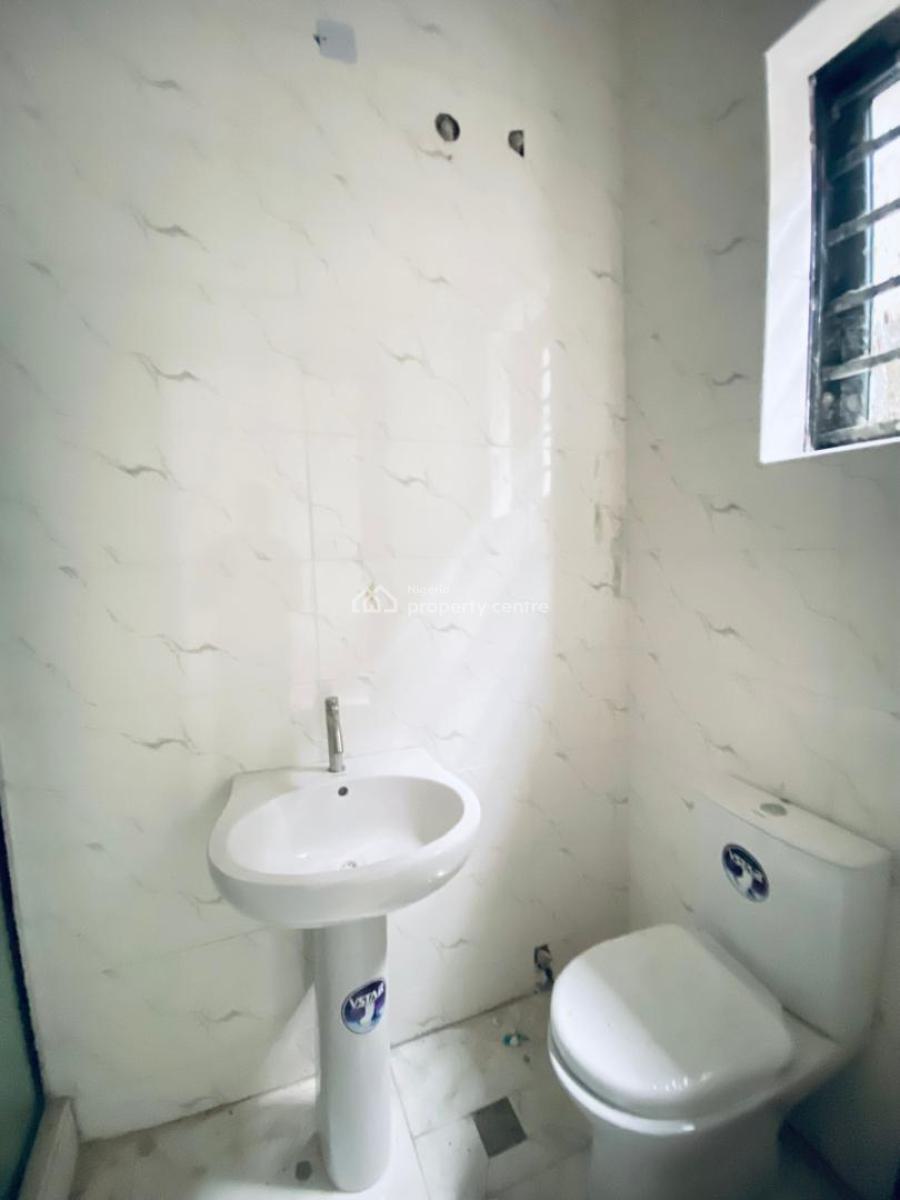 4-bedroom in a Gated Estate with Tight Security, Vgc, Lekki, Lagos, Semi-detached Duplex for Sale