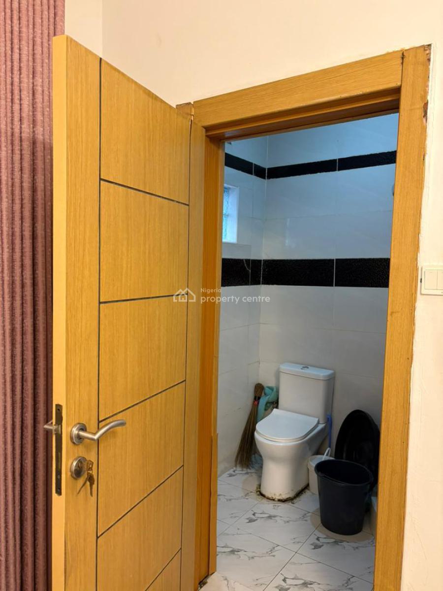 Luxury Single Bedroom Apartment Upstairs, Pearl Court  Orchid Road, Lekki Expressway, Lekki, Lagos, Self Contain (single Rooms) for Rent