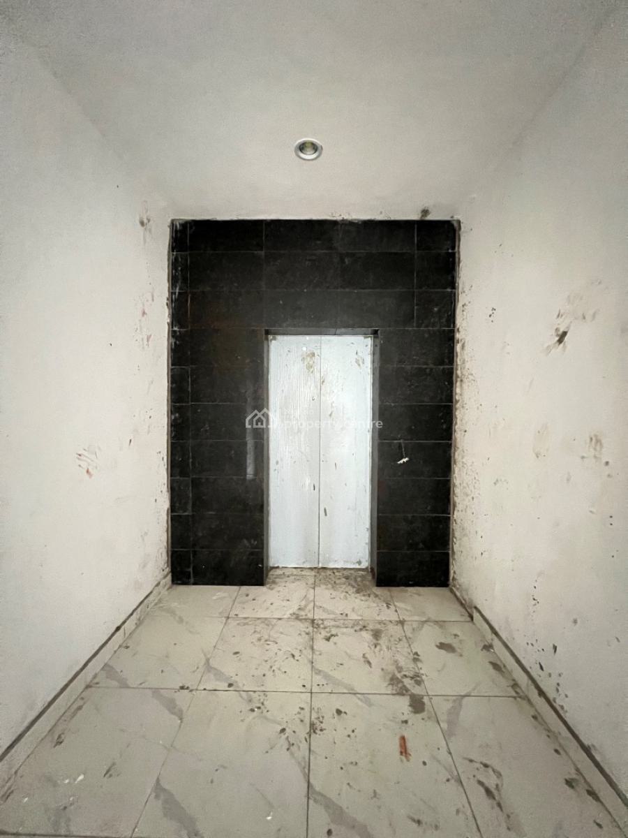 Spacious 2 Bedroom Apartment with  Bq, Swimming Pool, Gym, Lekki Phase 1, Lekki Phase 1, Lekki, Lagos, Block of Flats for Sale