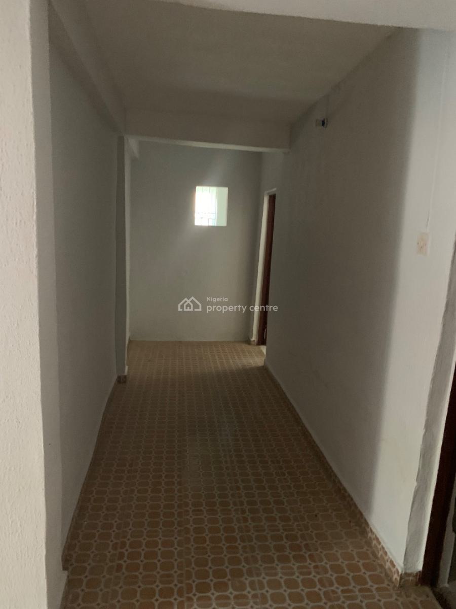 Executive 3 Bedrooms Apartment with All Rooms En-suite with Visitors Toilet, Oyebanjo Street, Alapere, Ketu, Lagos, Flat / Apartment for Rent