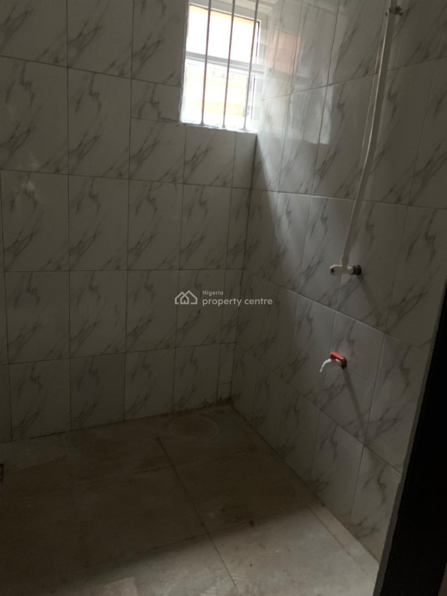 Executive 3 Bedrooms Apartment with All Rooms En-suite with Visitors Toilet, Oyebanjo Street, Alapere, Ketu, Lagos, Flat / Apartment for Rent