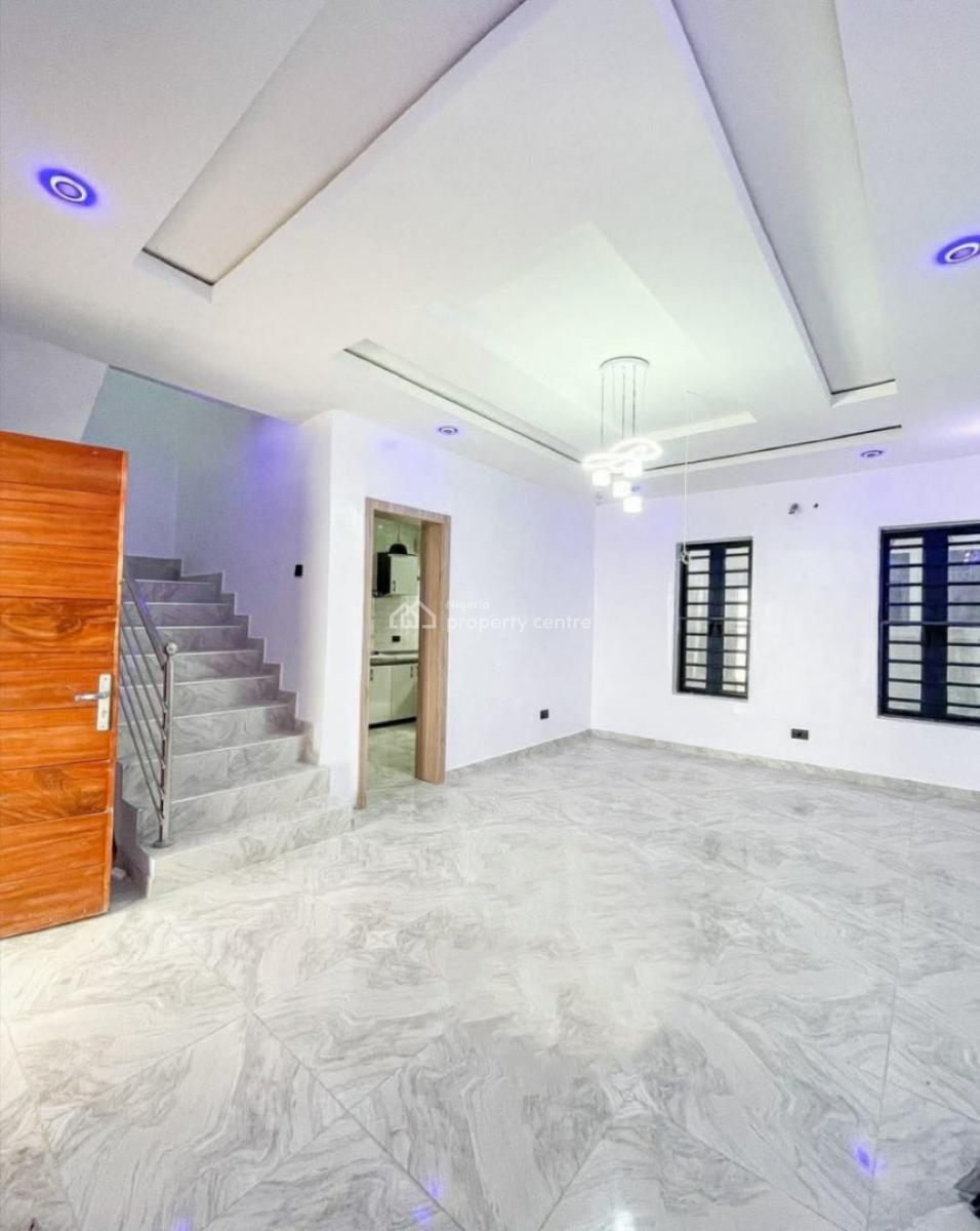 Distress 3 Bedroom Duplex with Spacious Space: a Rare Opportunity, Abraham Adesanya Axis, Ajah, Lagos, Terraced Duplex for Sale