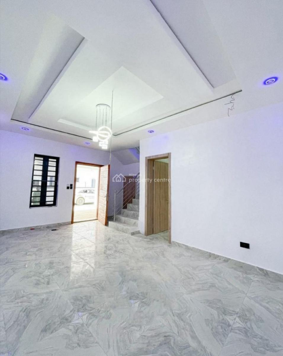 Distress 3 Bedroom Duplex with Spacious Space: a Rare Opportunity, Abraham Adesanya Axis, Ajah, Lagos, Terraced Duplex for Sale