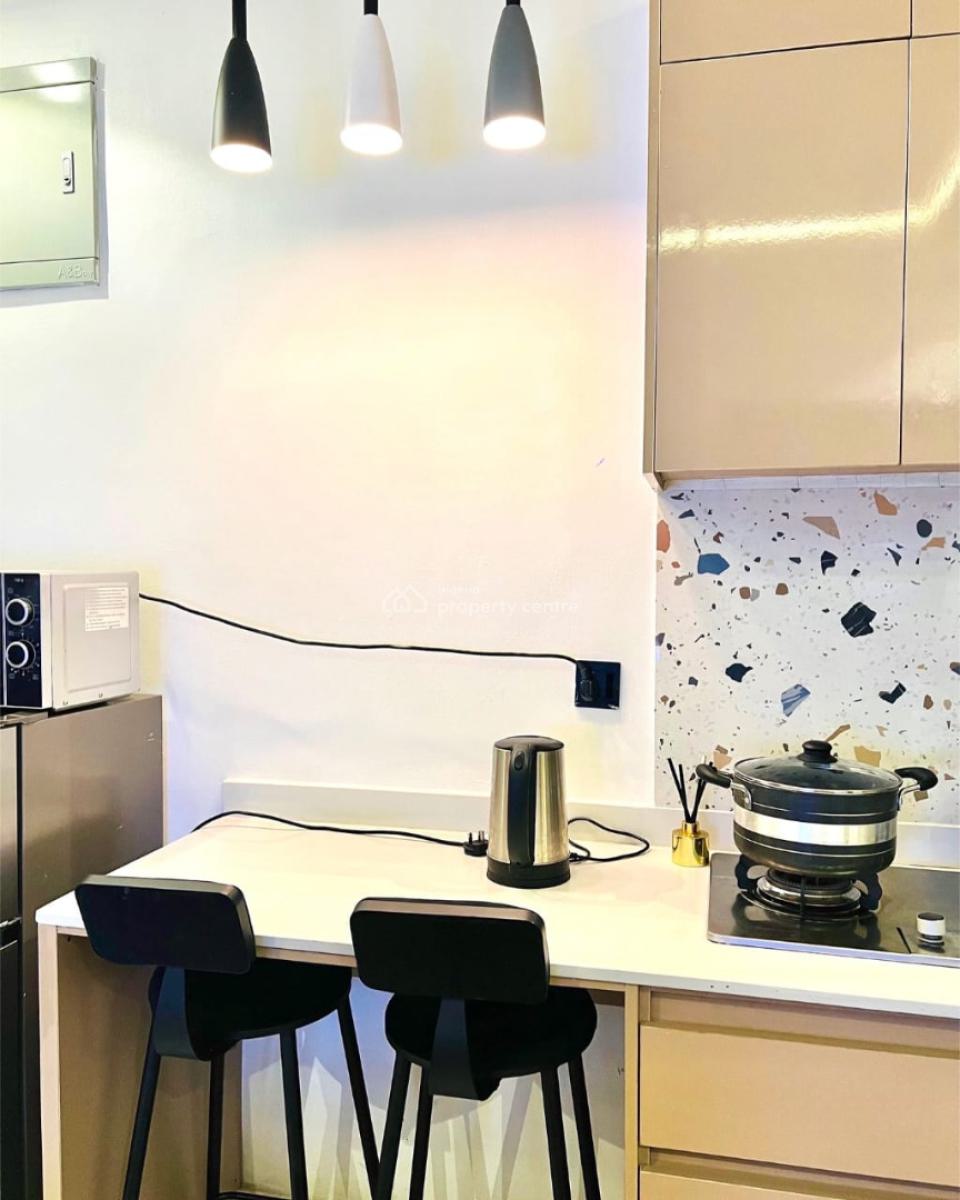 Crestville 1 Bedroom, Surulere, Lagos, Mini Flat (room and Parlour) Short Let