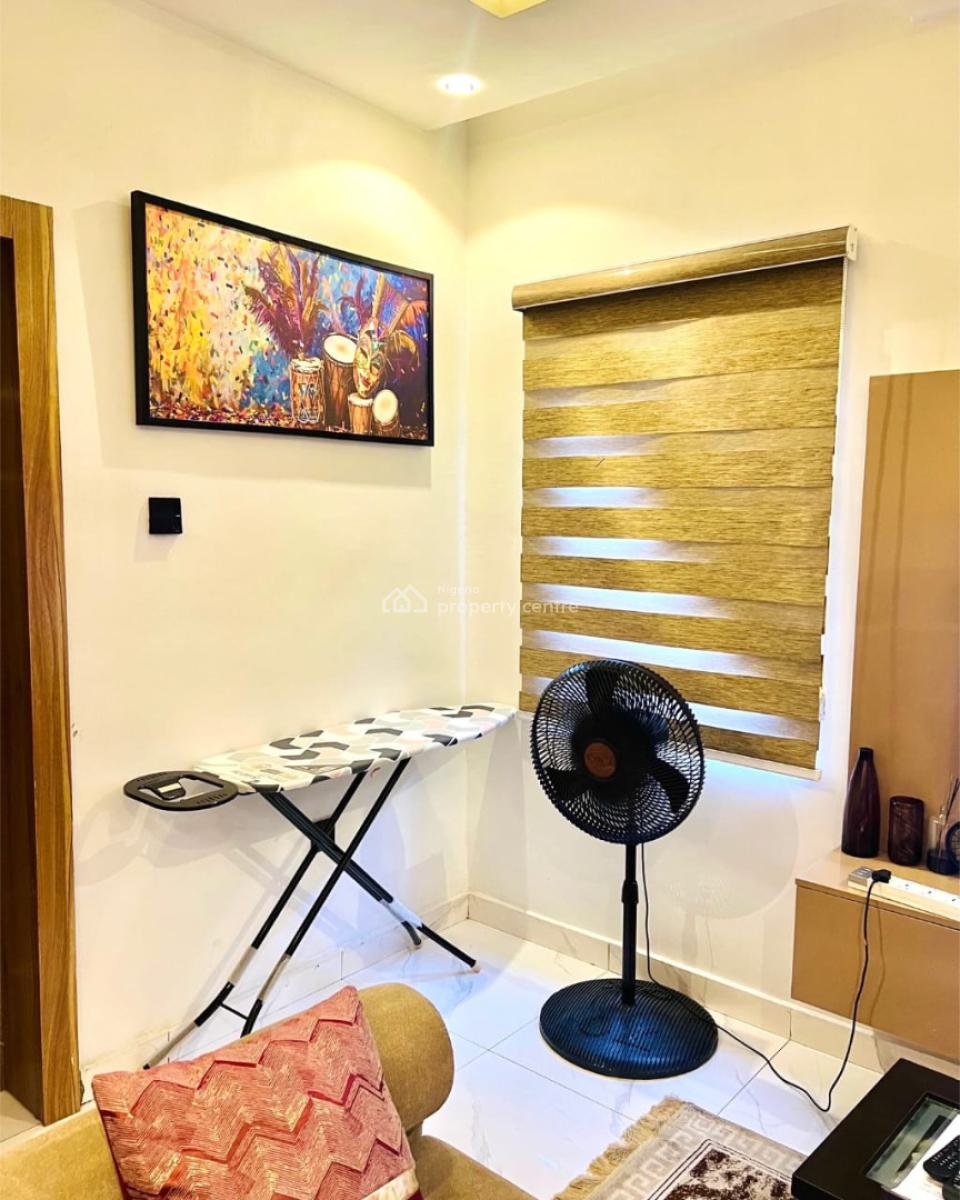 Crestville 1 Bedroom, Surulere, Lagos, Mini Flat (room and Parlour) Short Let