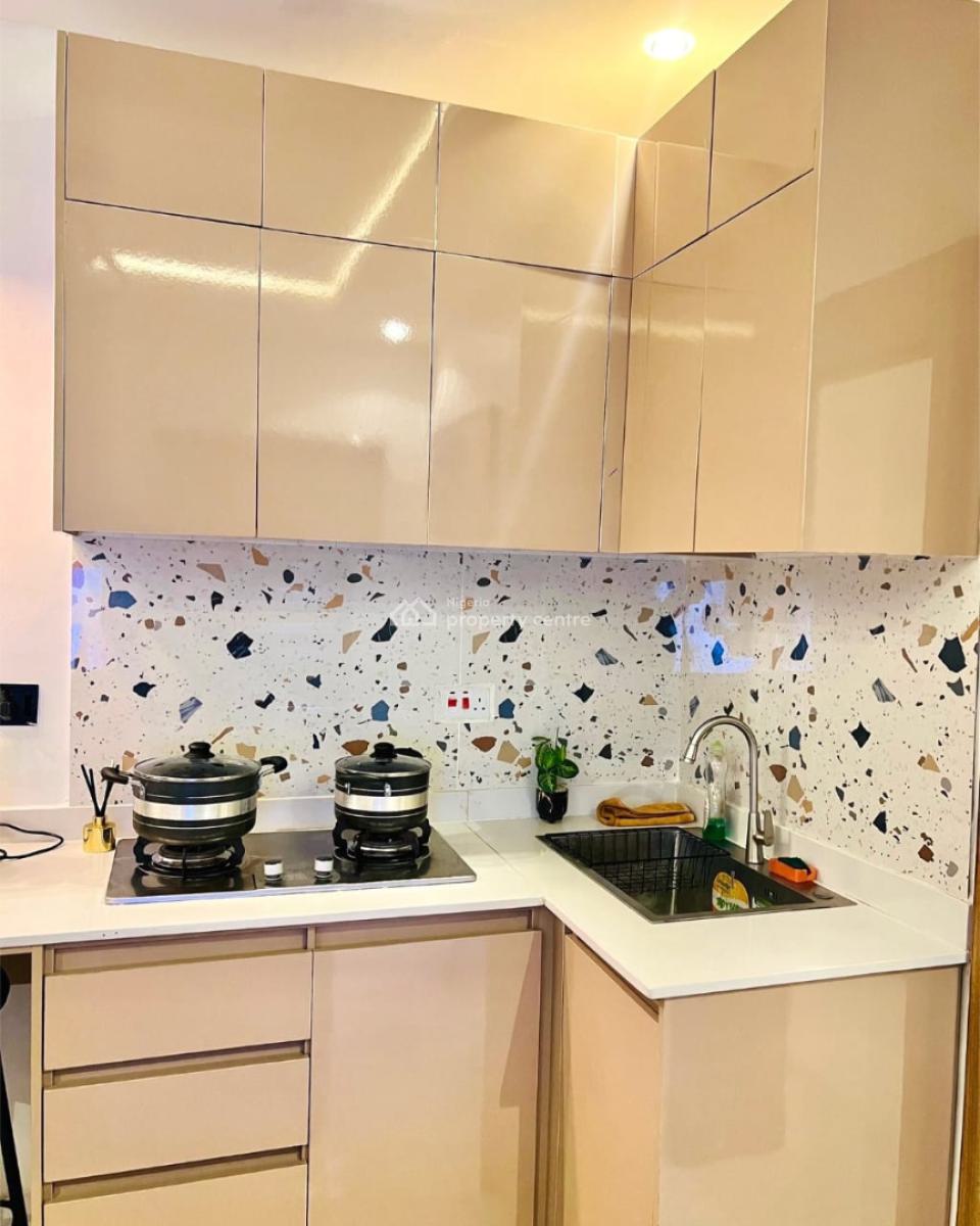 Crestville 1 Bedroom, Surulere, Lagos, Mini Flat (room and Parlour) Short Let