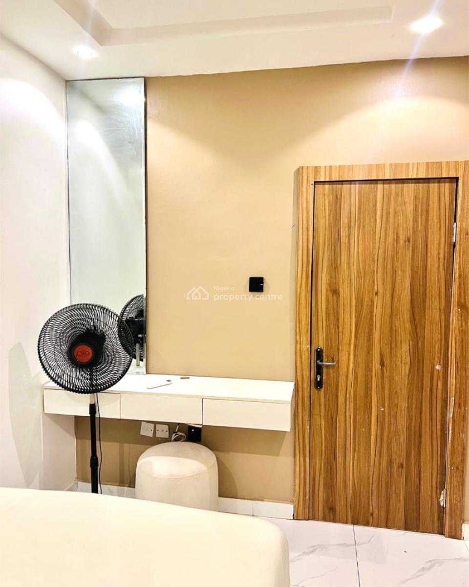 Crestville 1 Bedroom, Surulere, Lagos, Mini Flat (room and Parlour) Short Let