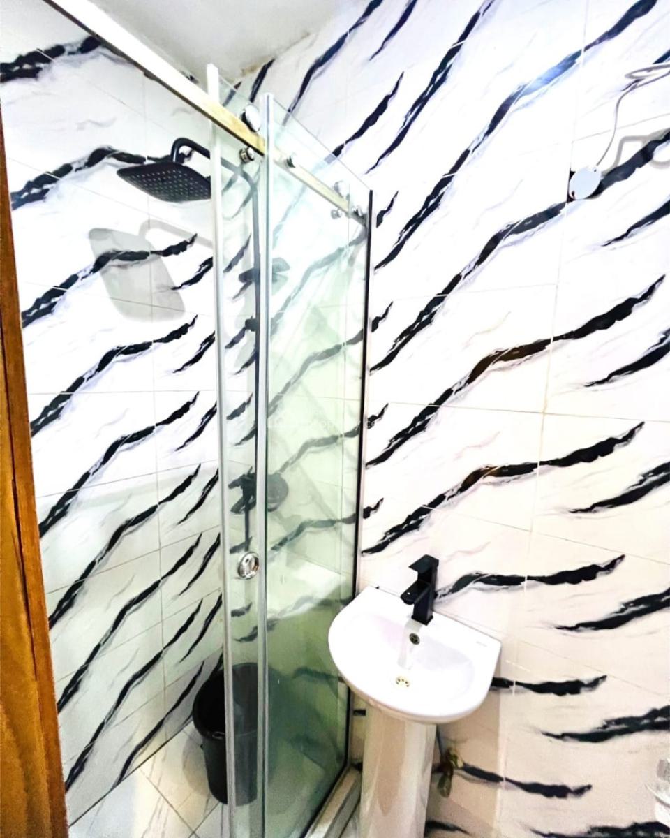 Crestville 1 Bedroom, Surulere, Lagos, Mini Flat (room and Parlour) Short Let