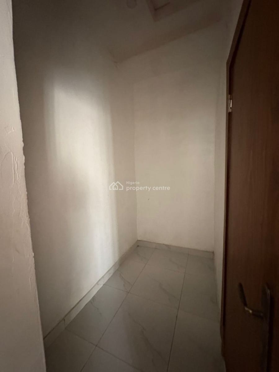 Masters Room in a Shared Apartment Comes with Jacuzzi and Balcony, Lekki, Lagos, Flat / Apartment for Rent