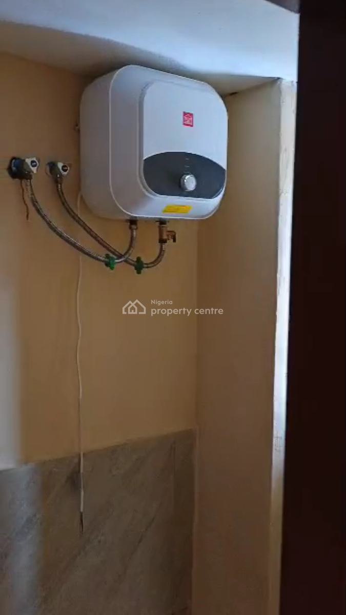 3 Bedroom Flat in a Luxury Apartment Building, Alagomeji, Yaba, Lagos, Flat / Apartment for Rent