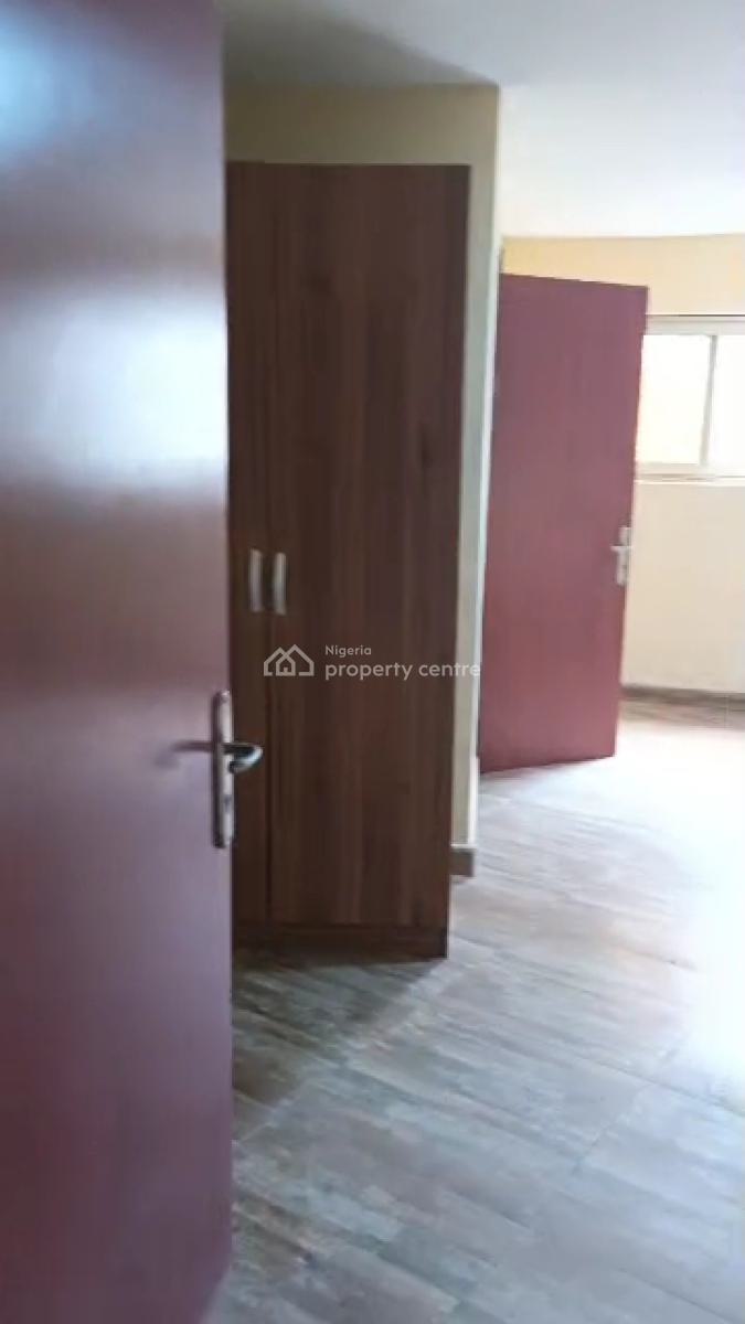 3 Bedroom Flat in a Luxury Apartment Building, Alagomeji, Yaba, Lagos, Flat / Apartment for Rent