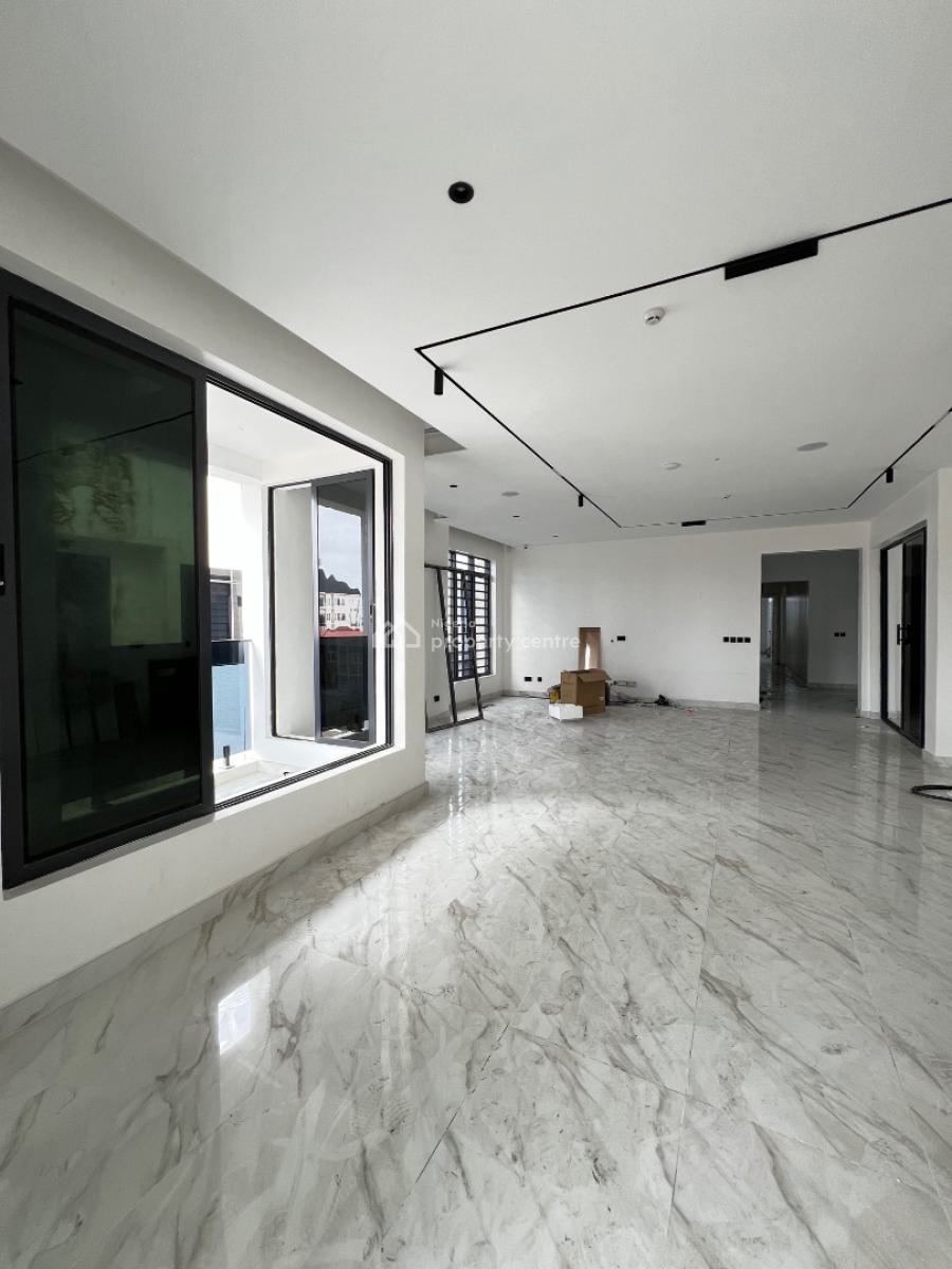 Contemporary 4 Bedroom Penthouse with Elevator, Inverters, and Bq, Lekki Phase 1, Lekki, Lagos, Block of Flats for Sale