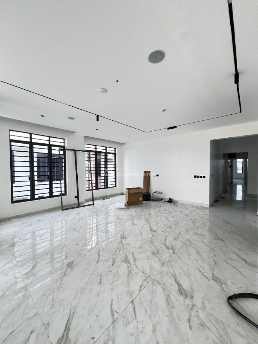 Contemporary 4 Bedroom Penthouse with Elevator, Inverters, and Bq, Lekki Phase 1, Lekki, Lagos, Block of Flats for Sale