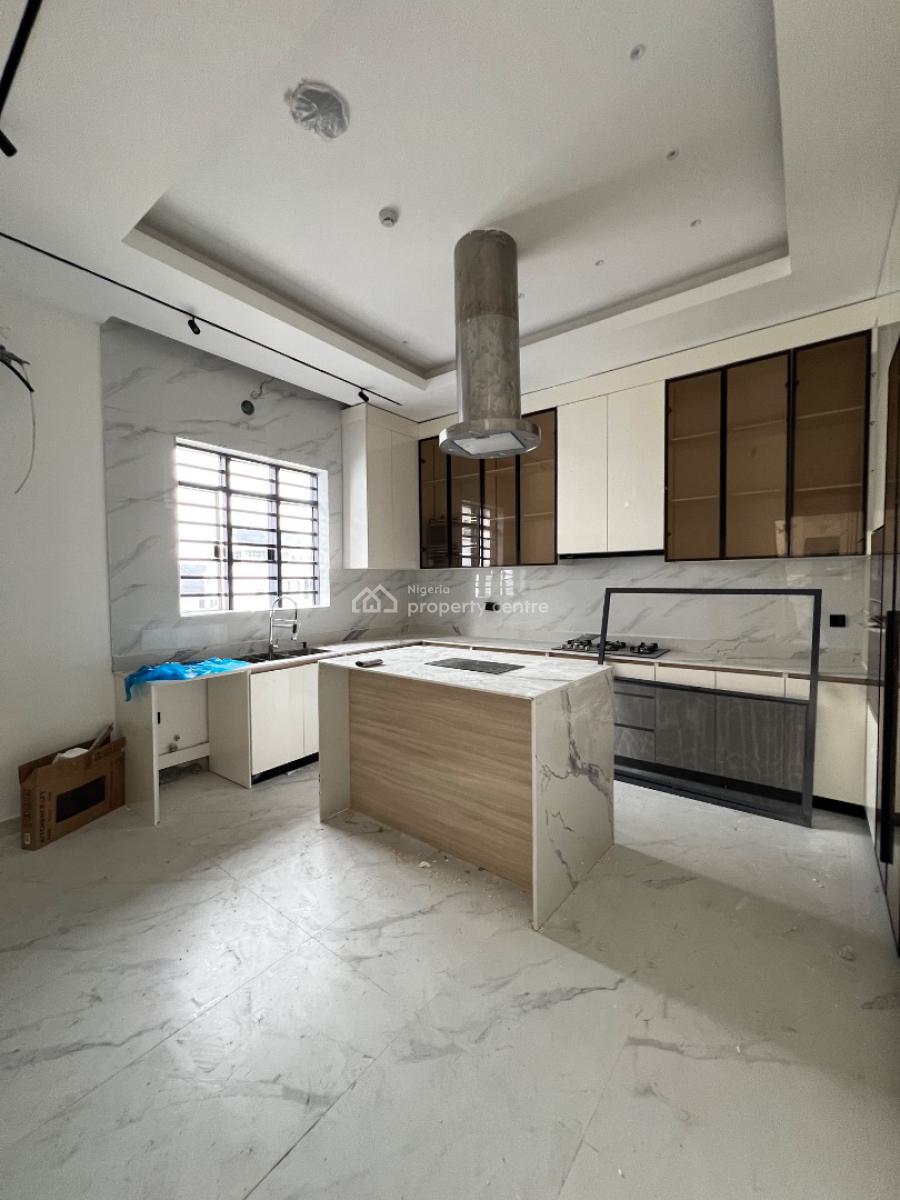 Contemporary 4 Bedroom Penthouse with Elevator, Inverters, and Bq, Lekki Phase 1, Lekki, Lagos, Block of Flats for Sale