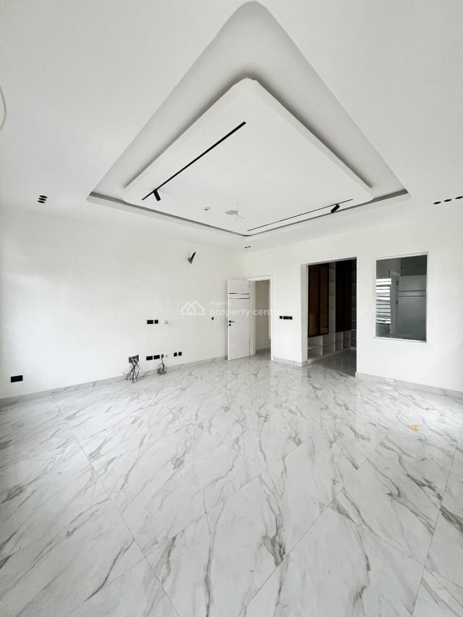 Contemporary 4 Bedroom Penthouse with Elevator, Inverters, and Bq, Lekki Phase 1, Lekki, Lagos, Block of Flats for Sale