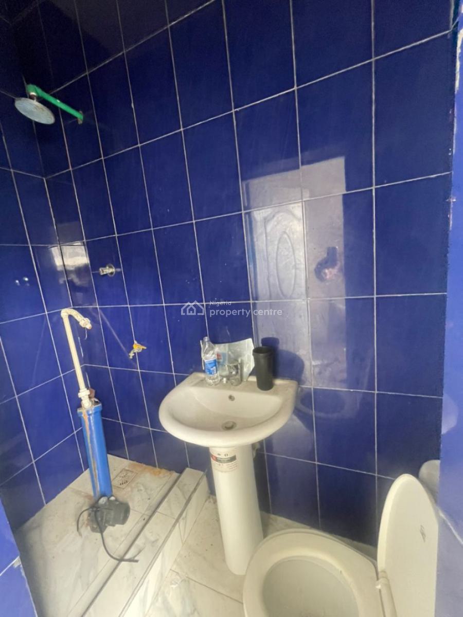 a Small Room Bq in a Shared Apartment, Idado Estate, Idado, Lekki, Lagos, Flat / Apartment for Rent