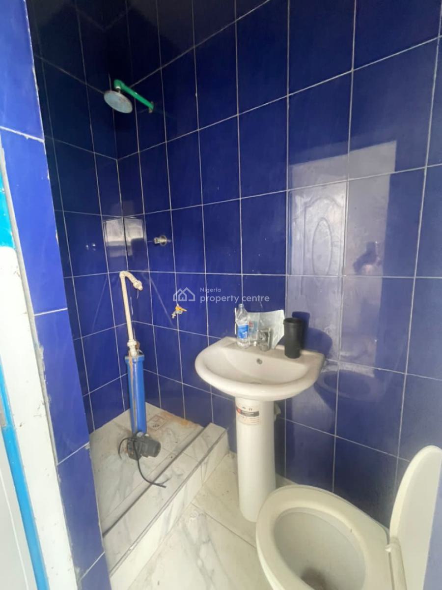 a Small Room Bq in a Shared Apartment, Idado Estate, Idado, Lekki, Lagos, Flat / Apartment for Rent
