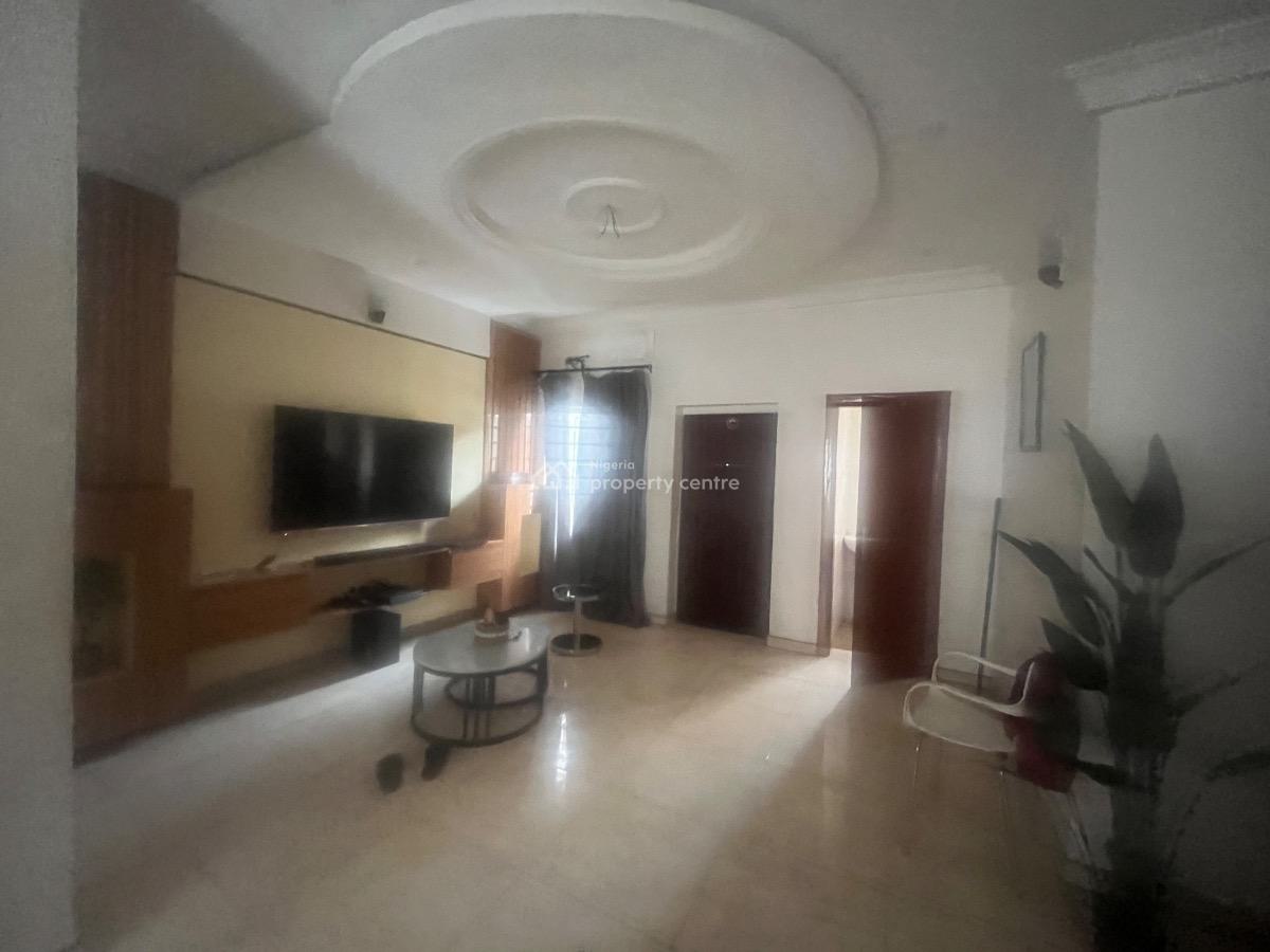 Well Build 2 Bedroom Apartment, Off Oba Yekini Elegushi Road., Ikate Elegushi, Lekki, Lagos, Flat / Apartment for Rent