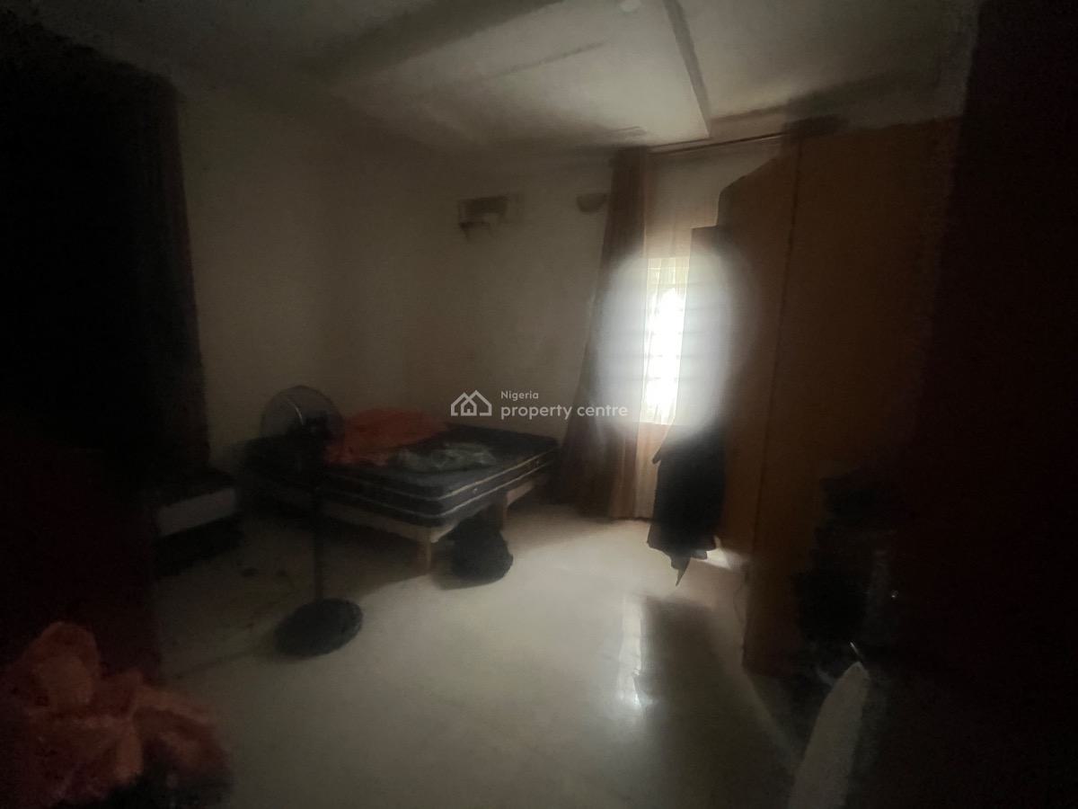 Well Build 2 Bedroom Apartment, Off Oba Yekini Elegushi Road., Ikate Elegushi, Lekki, Lagos, Flat / Apartment for Rent
