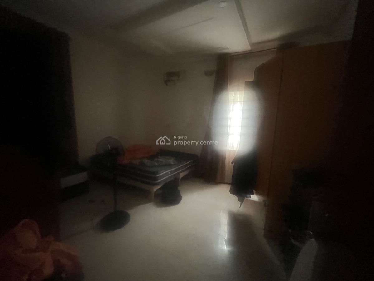 Well Build 2 Bedroom Apartment, Off Oba Yekini Elegushi Road., Ikate Elegushi, Lekki, Lagos, Flat / Apartment for Rent