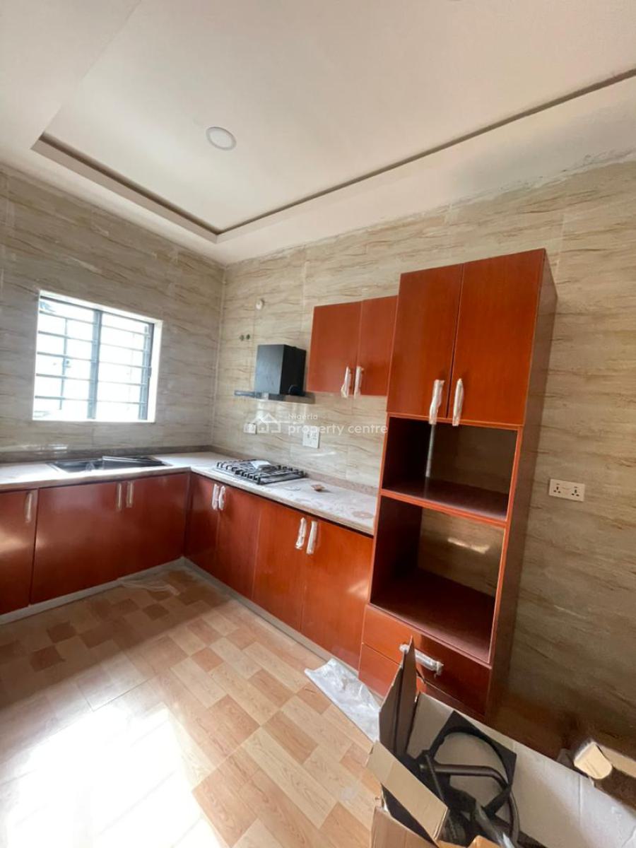 Luxury and Spacious 2- Bedroom Apartment, Fully Serviced, Hill Park Estate Orchid Road, Lekki Expressway, Lekki, Lagos, House for Rent