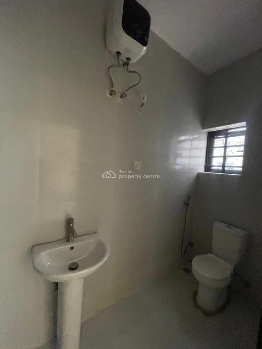Luxury and Spacious 2- Bedroom Apartment, Fully Serviced, Hill Park Estate Orchid Road, Lekki Expressway, Lekki, Lagos, House for Rent