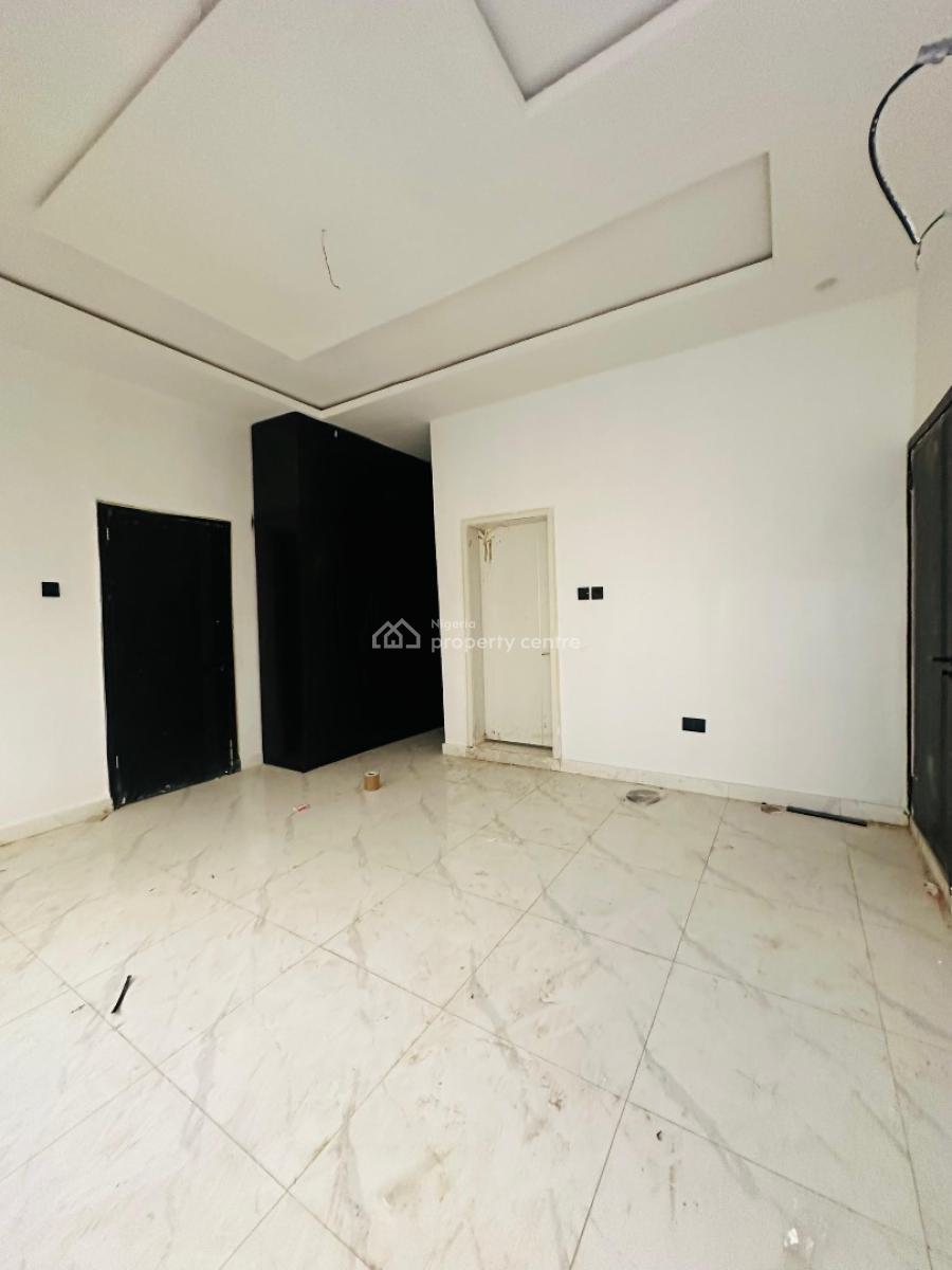Contemporary 4-bedroom Semi-detached Duplex Magodo, Magodo, Lagos, Semi-detached Duplex for Sale